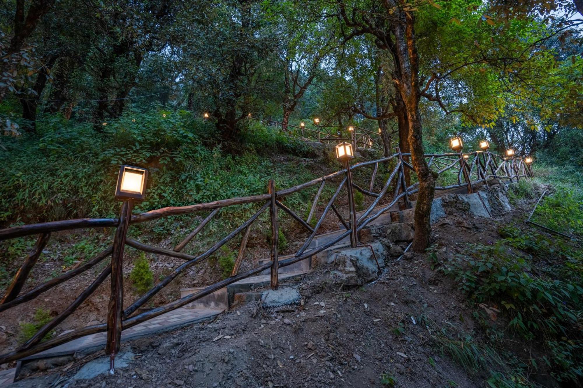 The Whispering Oaks Otel Nainital Dış mekan fotoğraf