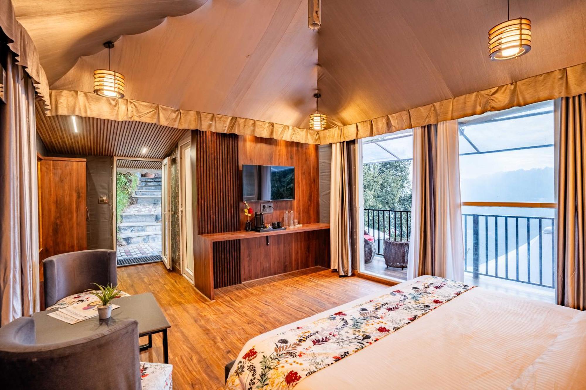 The Whispering Oaks Otel Nainital Dış mekan fotoğraf