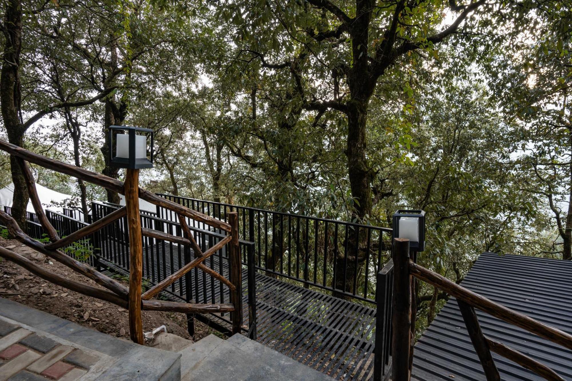 The Whispering Oaks Otel Nainital Dış mekan fotoğraf