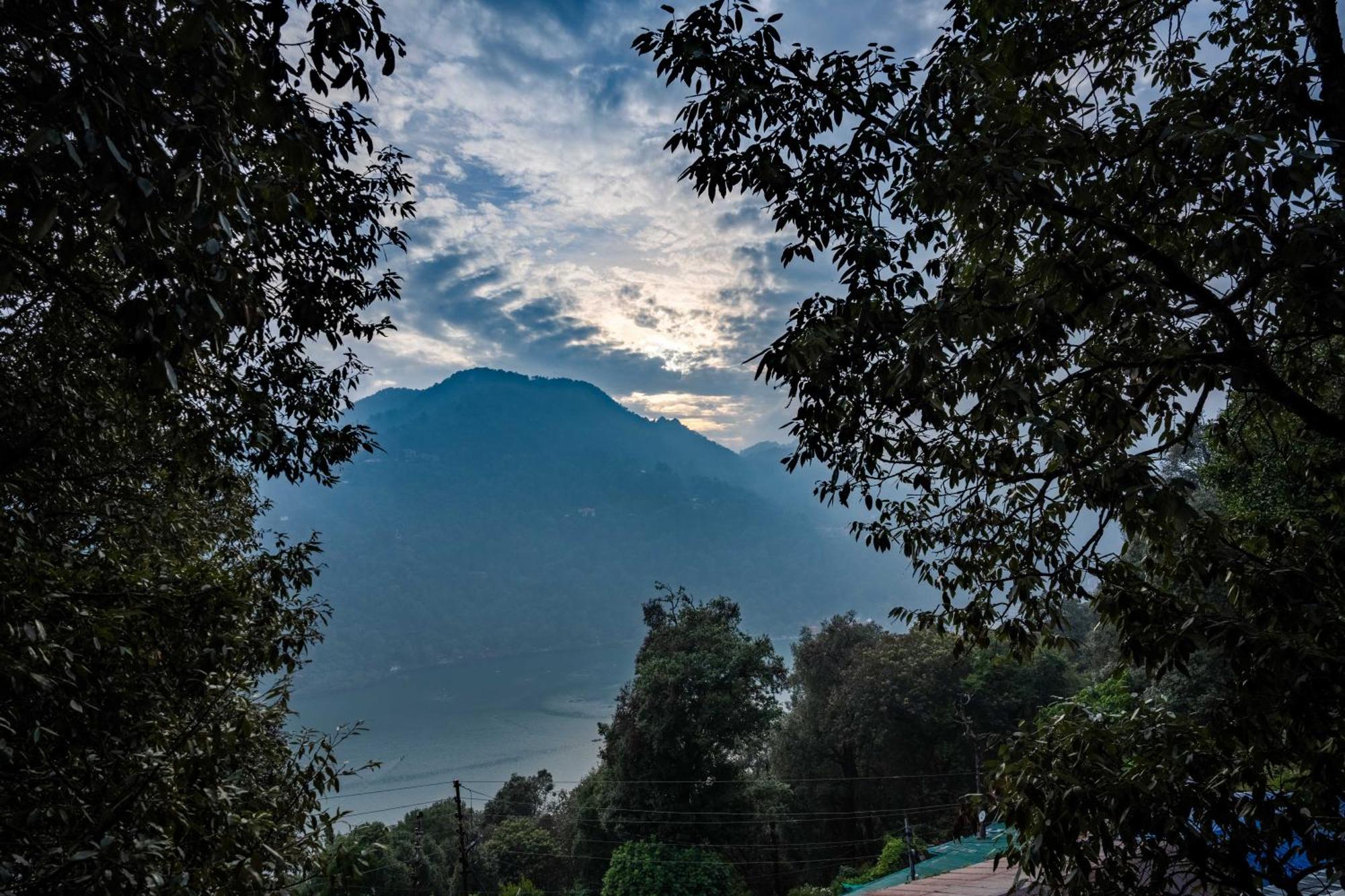 The Whispering Oaks Otel Nainital Dış mekan fotoğraf