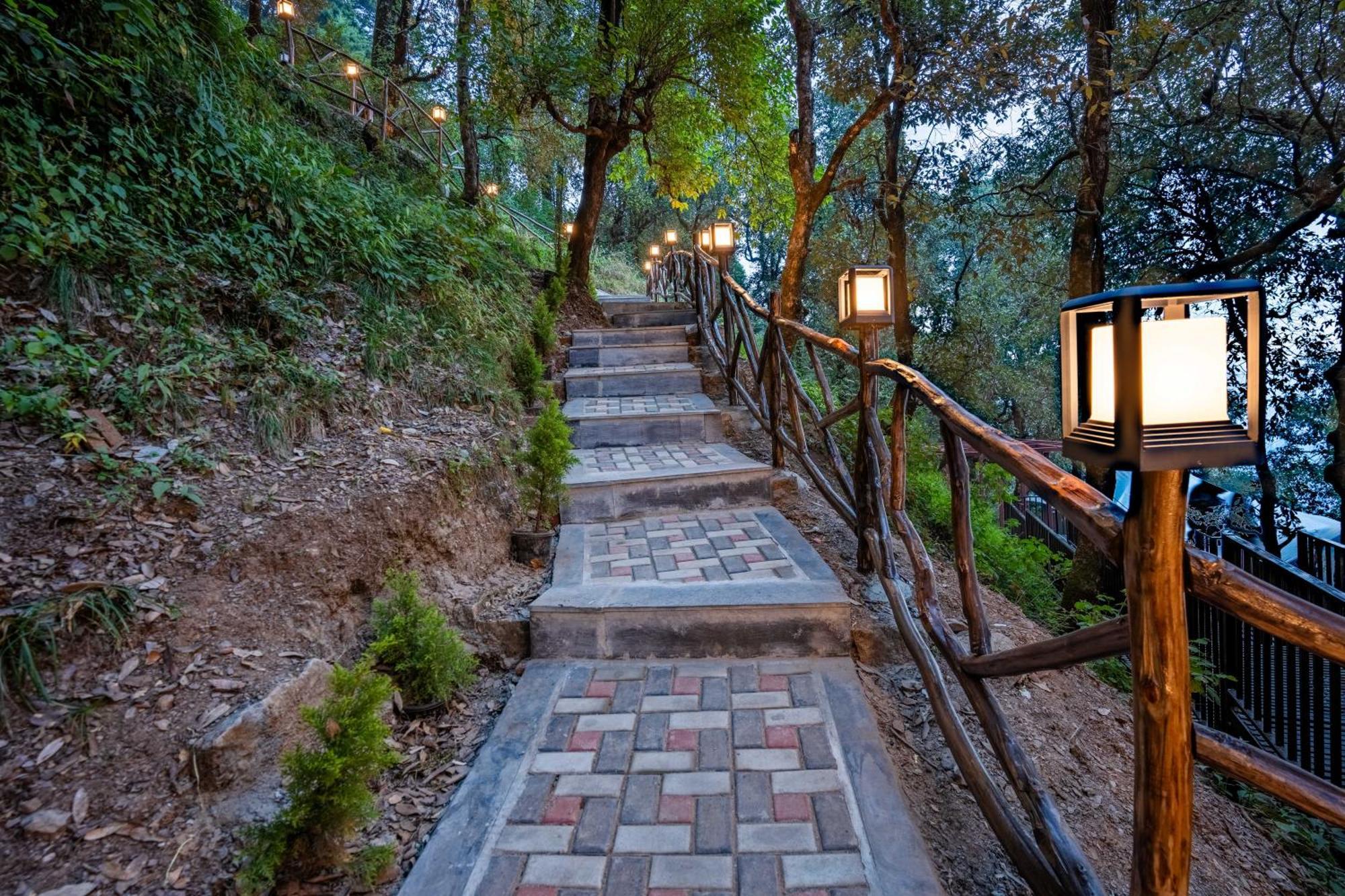 The Whispering Oaks Otel Nainital Dış mekan fotoğraf